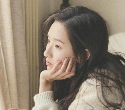 娱乐爆料博主大头是谁,揭秘娱乐圈神秘博主“大头”的真实身份  第1张