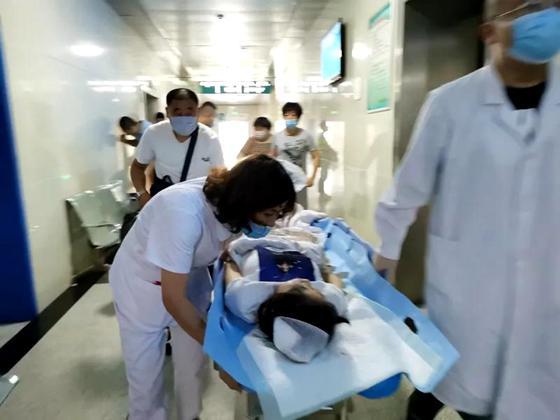 白衣天使被记者爆料视频,一场医疗现场的震撼记录  第1张